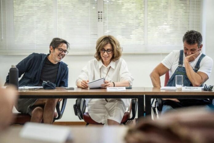 fernanda-torres-inicia-filmagens-de-os-corretores-no-rio-de-janeiro