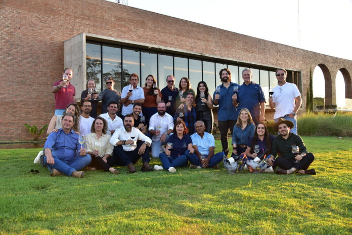 cerrado-de-altitude:-eixo-dos-vinhedos-brilha-na-avaliacao-nacional-de-vinhos-2025