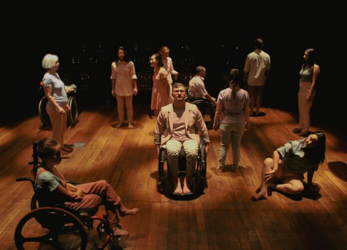 espetaculo-amplexos-traz-ao-palco-talento-de-artistas-com-deficiencias
