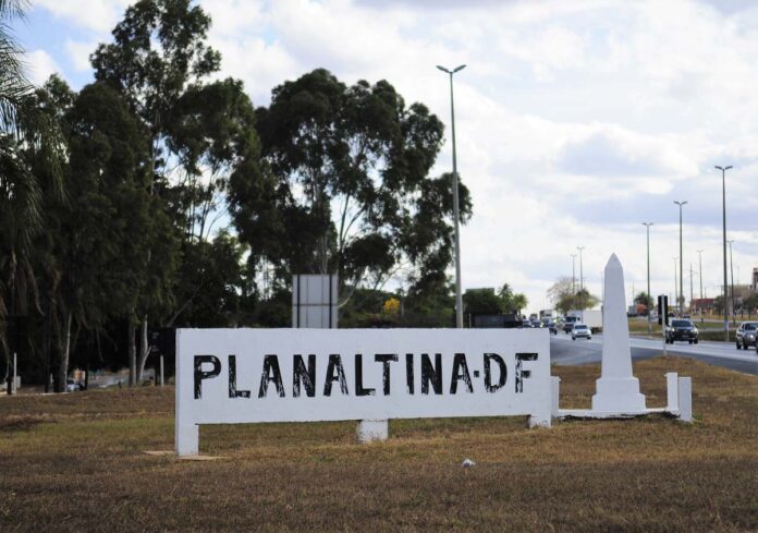carreta-da-regularizacao-chega-a-planaltina-e-facilita-entrega-de-documentos