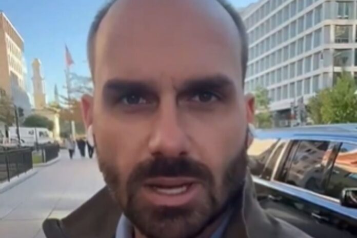 eduardo-bolsonaro-sobe-tom-em-disputa-pelo-senado-em-sc:-“nao-gostou?”