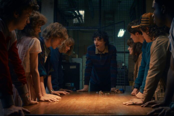 stranger-things-e-filmes-de-natal:-o-que-chega-a-netflix-em-dezembro