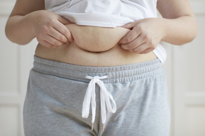 “barriga-de-chope”-pode-sinalizar-risco-cardiaco-precoce,-diz-estudo