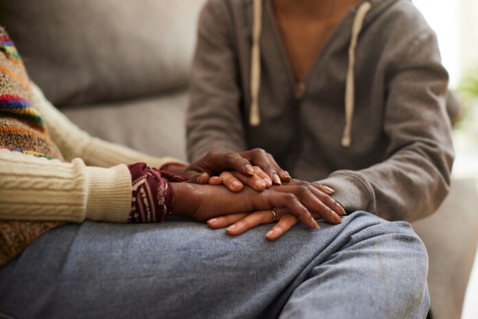 como-apoiar-uma-pessoa-com-cancer:-10-atitudes-que-fazem-diferenca
