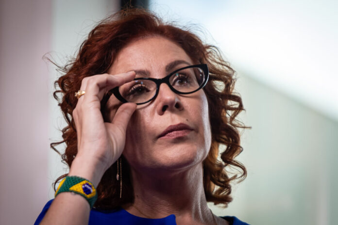 por-unanimidade,-stf-mantem-perda-do-mandato-de-carla-zambelli