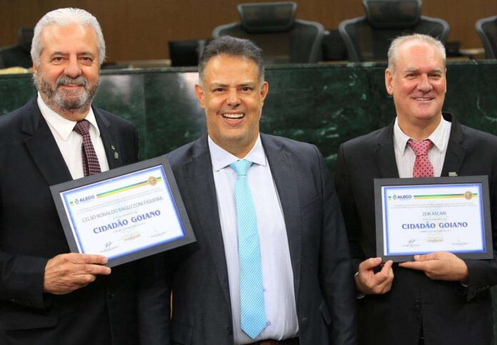 liderancas-do-sicredi-recebem-titulo-de-cidadania-goiana
