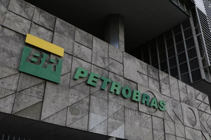 acordo-conquistado-na-greve-e-aprovado-em-13-dos-14-sindicatos-da-fup