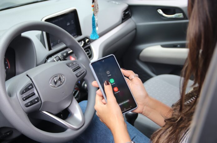 mais-de-95-mil-condutores-foram-flagrados-usando-o-celular-no-transito-do-df