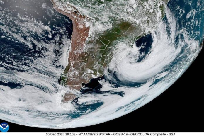 ciclone-gera-alerta-de-tempestade-e-ventos-acima-de-100-km/h-no-sul