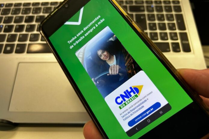 cnh:-saiba-se-voce-tem-direito-a-renovacao-automatica