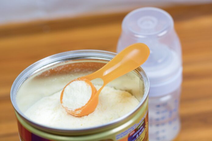 nestle-e-danone:-entenda-a-crise-das-formulas-infantis-contaminadas