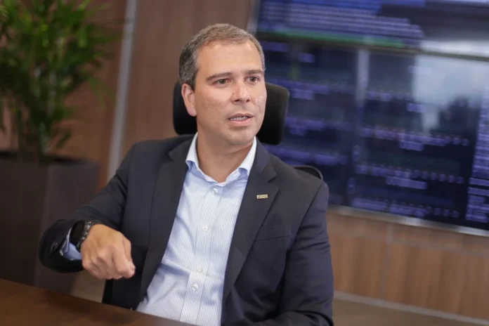 ph-mantem-tentaculos-no-brb