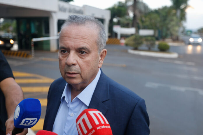 lider-da-oposicao-no-senado-elogia-decisao-de-dino:-“passo-correto”