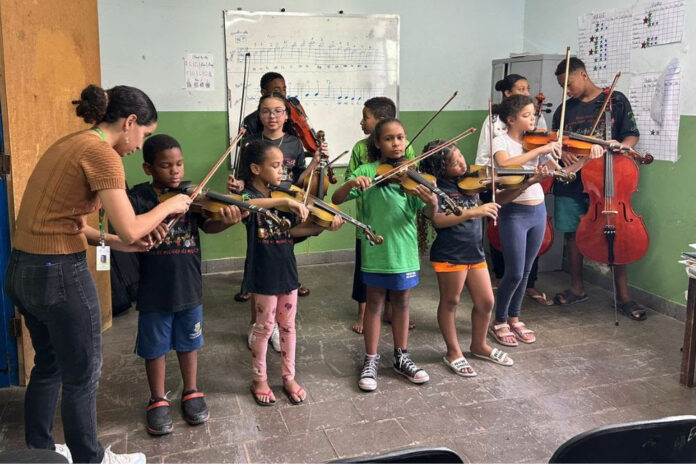 penas-pecuniarias-transformam-vidas-com-musica,-diversao-e-cursos