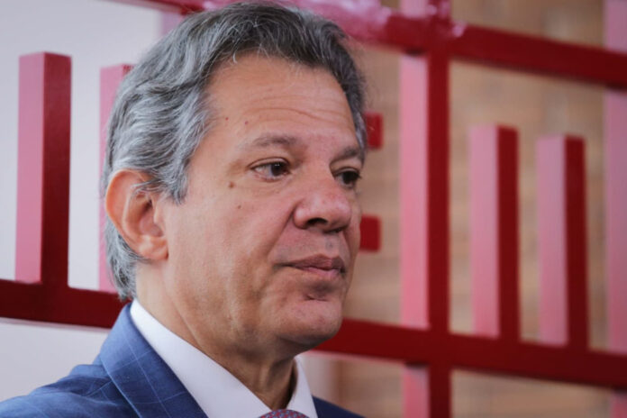 apos-acao-de-dino,-haddad-volta-a-defender-teto-de-verba-indenizatoria