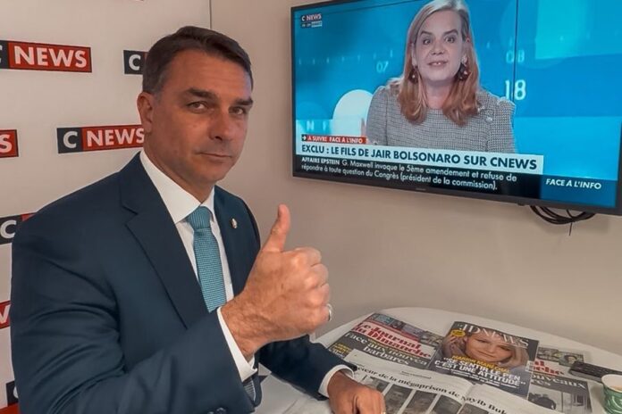 na-tv-francesa,-flavio-bolsonaro-diz-que-“brasil-precisa-ser-salvo”