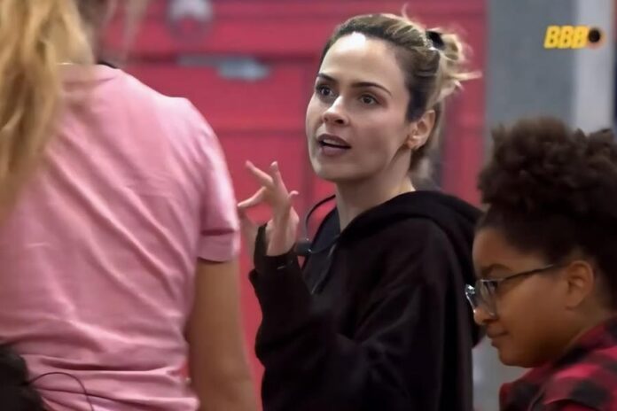 ana-paula-recebeu-ligacao-no-bbb-26?-entenda-se-ela-foi-favorecida