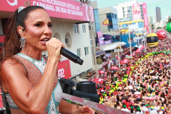 o-que-e-a-pipoca,-espaco-onde-o-publico-acompanha-trios-em-salvador