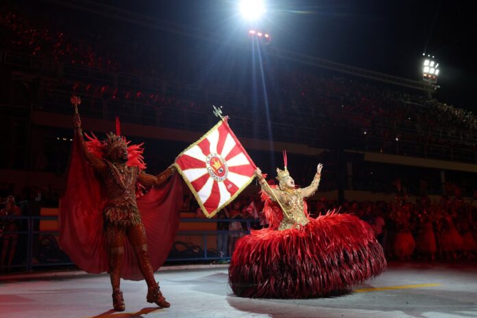 viradouro-comemora-vitoria-no-carnaval-de-2026-e-exalta-mestre-cica