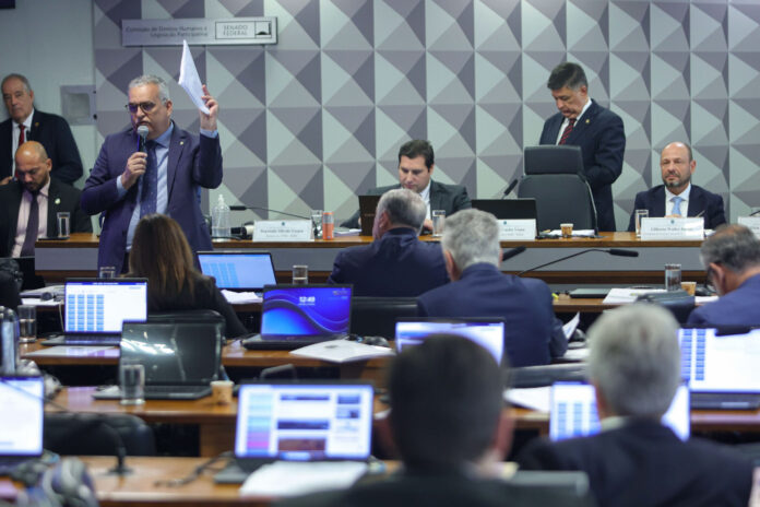 apos-desistencia-de-vorcaro,-cpmi-escala-esposa-de-assessor-da-conafer
