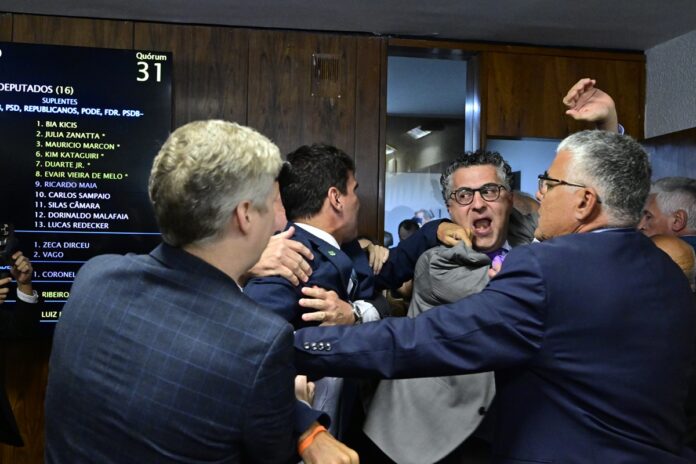 cpmi-do-inss:-governistas-apresentam-recurso-para-anular-quebra-de-sigilo-de-lulinha
