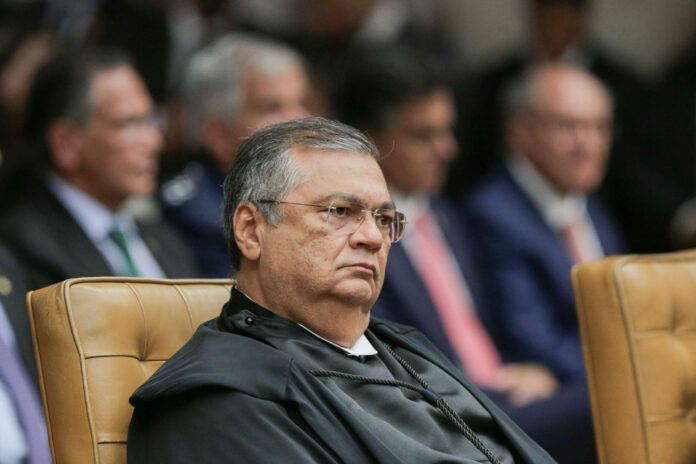 emendas:-dino-reforca-veto-a-saque-em-dinheiro-e-pede-medidas-do-bc