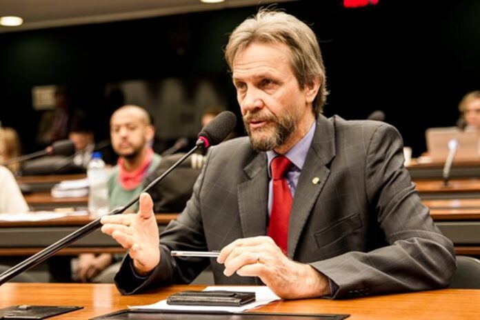 em-reuniao,-pt-e-psb-fazem-3-pedidos-a-relator-da-pec-da-seguranca