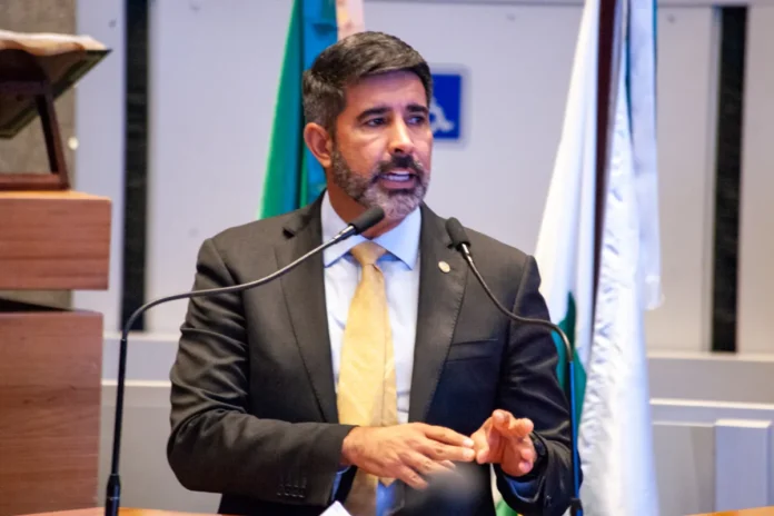 defesa-de-roosevelt-vilela-marca-votacao-do-projeto-do-brb