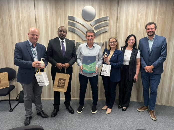 governo-do-estado-de-santa-catarina-apresenta-para-a-embaixada-de-ruanda-programas-para-o-desenvolvimento-agropecuario