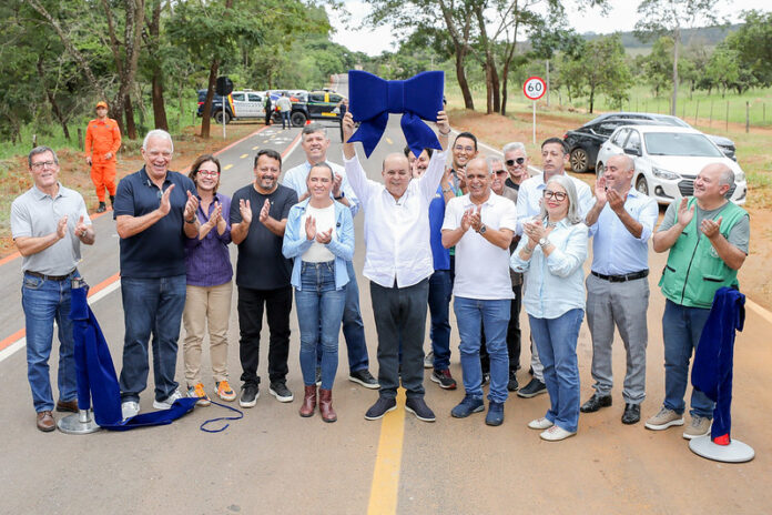 caminho-das-escolas-leva-asfalto-a-estrada-que-atende-alunos-em-arapoanga