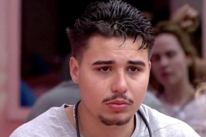 ex-bbb-pedro-espindola-processa-a-globo-e-pede-r$-4,2-milhoes