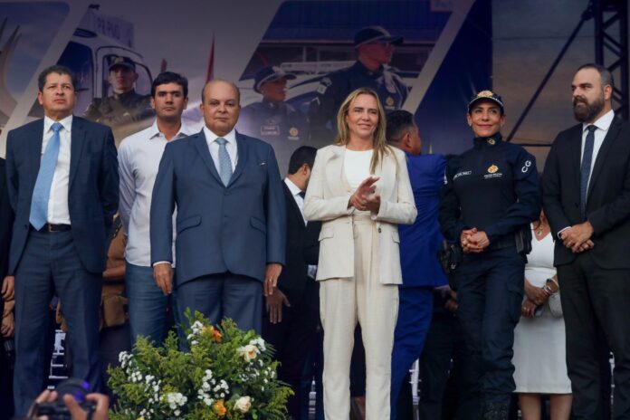 ibaneis-celebra-formacao-de-nova-geracao-da-pmdf-em-solenidade-do-uniforme