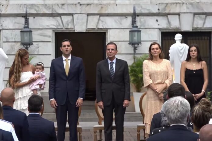 paes-transmite-cargo-a-vice-e-entra-na-disputa-pelo-governo-do-rio