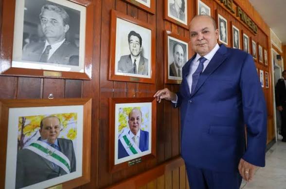 ibaneis-entra-para-a-historia-do-df-com-retrato-na-galeria-dos-governadores