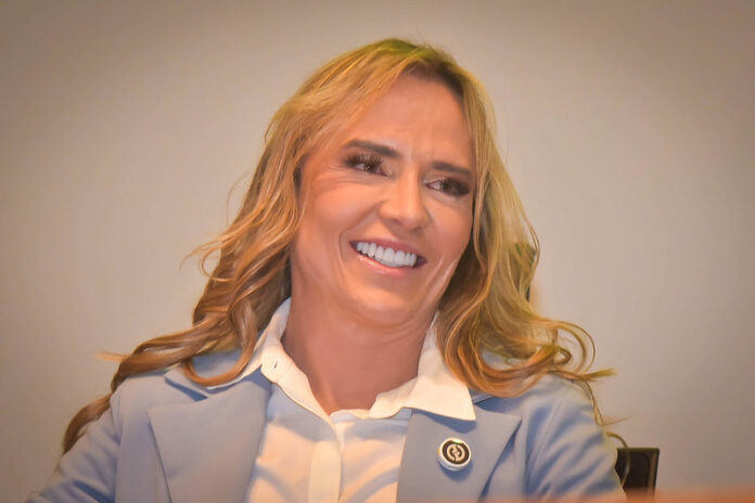 celina-leao-cancela-aniversario-de-brasilia,-redireciona-r$-25-milhoes-a-saude-e-lanca-programa-itinerante-no-df