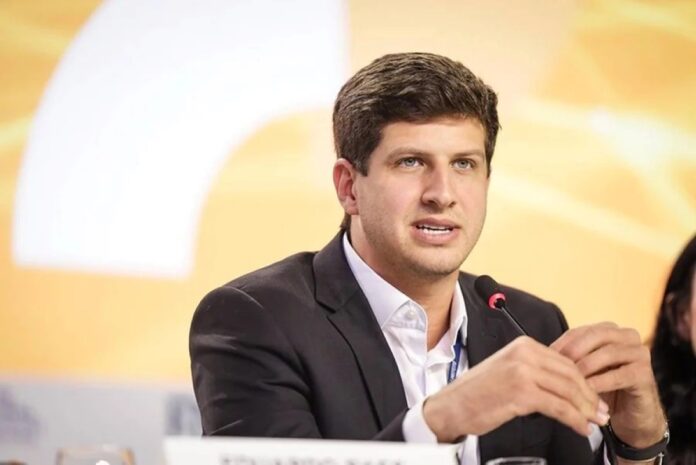 joao-campos-confirma-renuncia-para-disputar-governo-de-pernambuco