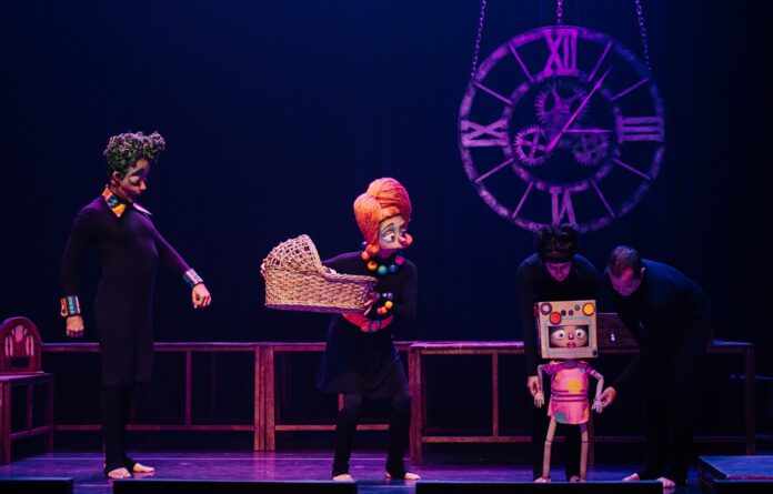 caixa-cultural-brasilia-recebe-“azul”-–-um-espetaculo-poetico-sobre-neurodiversidade-e-afeto