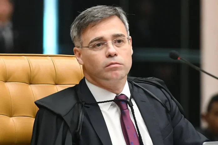 mendonca-desobriga-ibaneis-de-ir-a-cpi