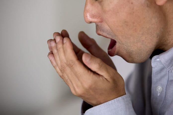 conhece-alguem-que-tem-bafo?-associacao-pode-enviar-aviso-anonimo