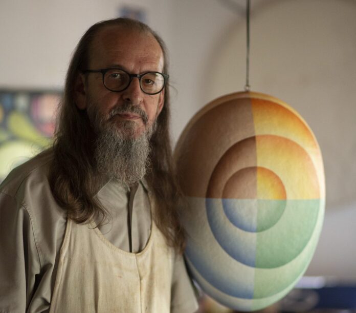 exposicao-“com-arte-o-lixo-pode-virar-luxo”-do-artista-visual-dacruz-e-prorrogada-no-mag