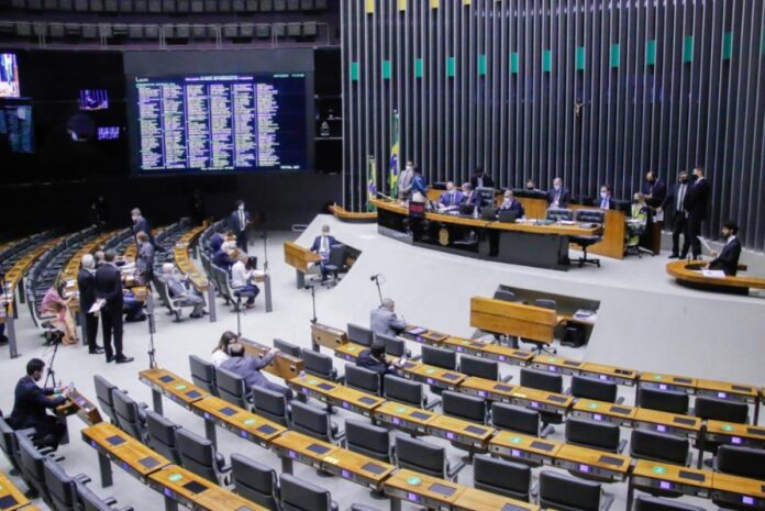camara:-pec-com-impacto-bilionario-ao-governo-e-aprovada-em-1o-turno
