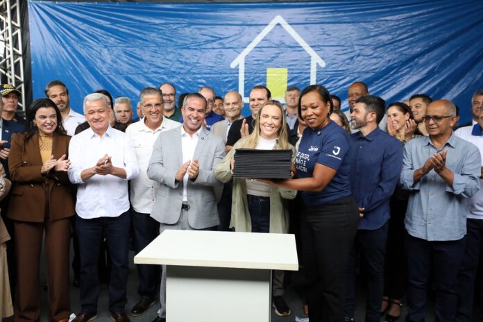 governadora-celina-leao-assina-30-ordens-de-servico-no-paranoa