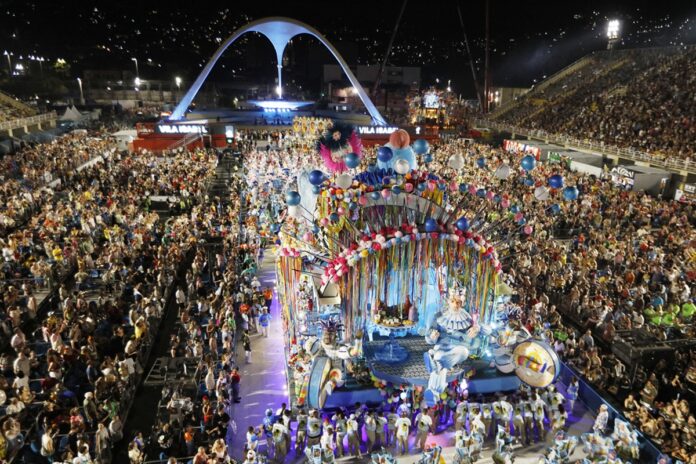 unidos-de-vila-isabel-demite-ritmista-apos-polemica-por-homofobia