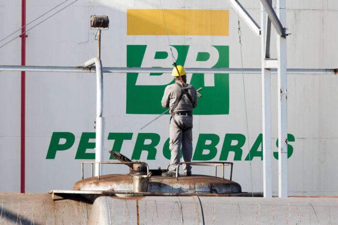 petrobras-redefine-conselho-e-aprova-pagamento-bilionario-a-acionistas