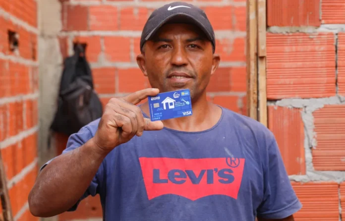 com-apoio-do-gdf,-familias-iniciam-reconstrucao-de-casas-no-df