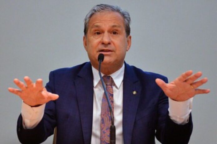 apos-atrito-no-psb,-governo-troca-ministro-do-empreendedorismo