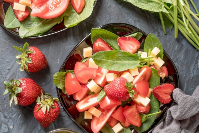 guia-lista-frutas-e-verduras-mais-contaminadas-por-pesticidas.-confira