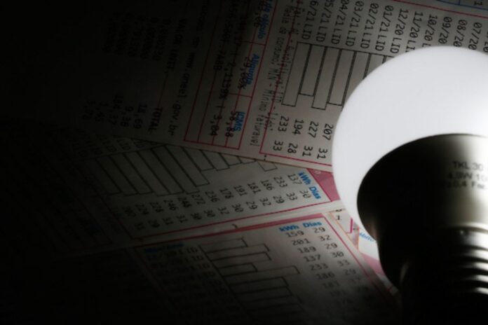 apos-4-meses,-conta-de-luz-volta-a-ter-bandeira-tarifaria-amarela