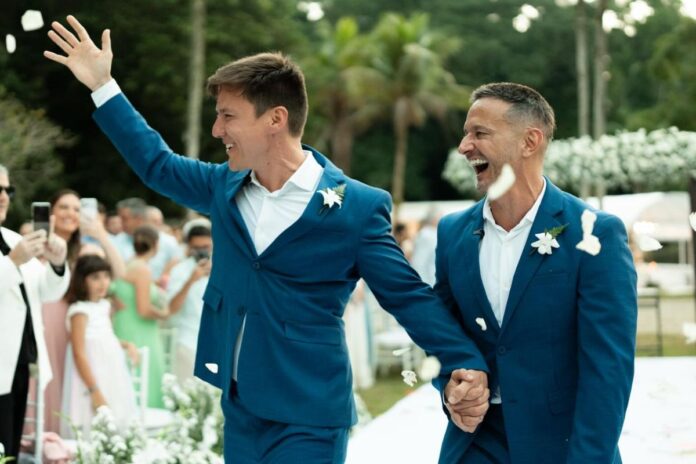 ex-reporter-do-mais-voce-mostra-fotos-de-casamento-com-diretor.-veja