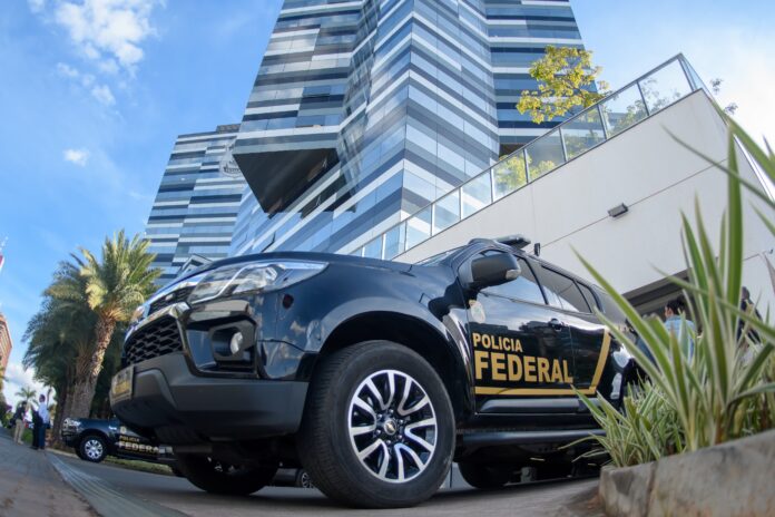 pf-devolve-credenciais-de-agente-dos-estados-unidos-que-atua-no-brasil